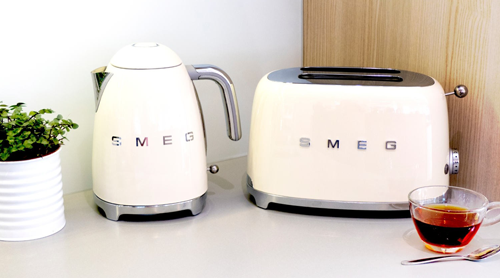 Smeg Cream Kettle and 2 Slice Toaster Pack KLF04CRAUTSF01CRAU Andoo